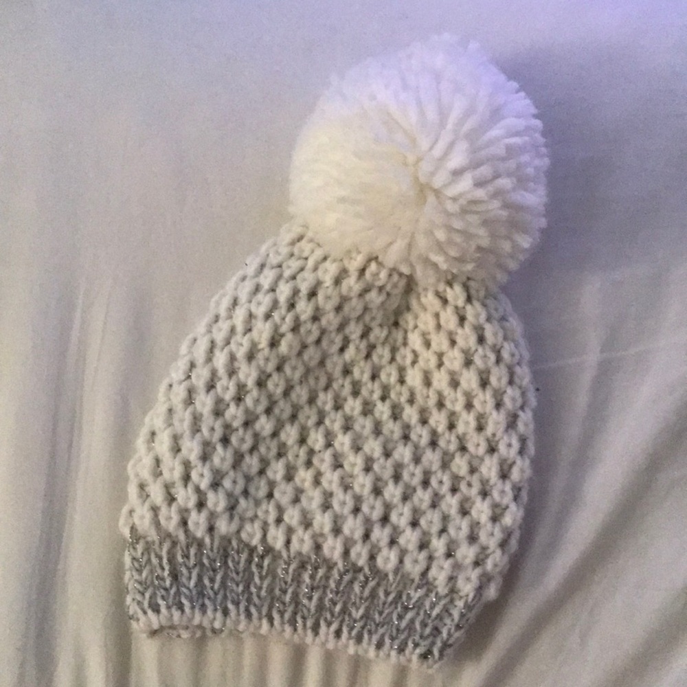 White with silver Bennie hat